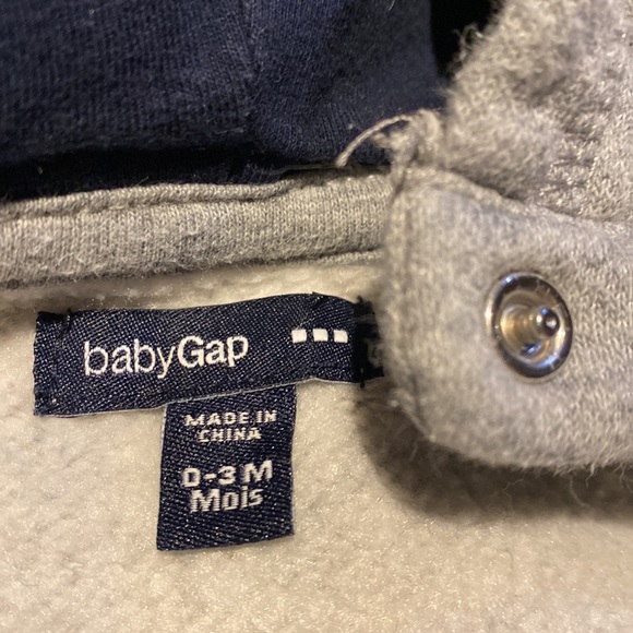 Baby Gap sweater onesie with footies Gray with Navy Blue Size 0-3mos - Picture 4 of 4